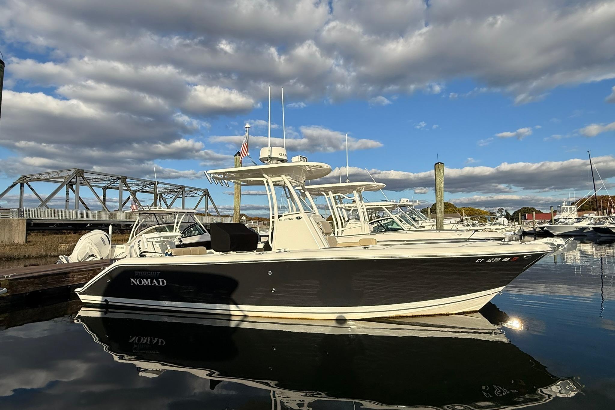 2021-pursuit-c-238-center-console-power-9996630-20251030100049623-3