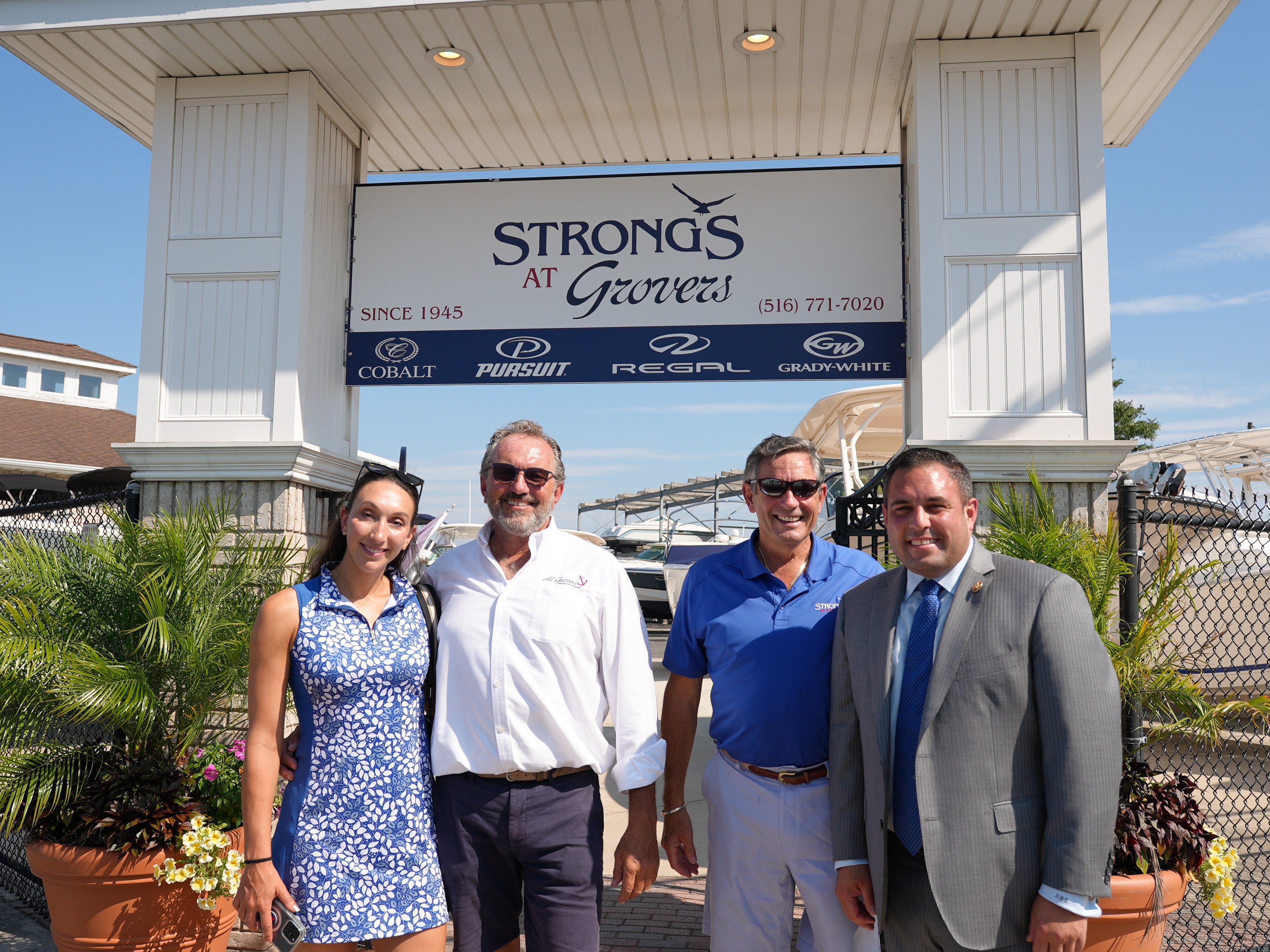 Congressman Anthony D'Esposito visits Strong's at Grovers