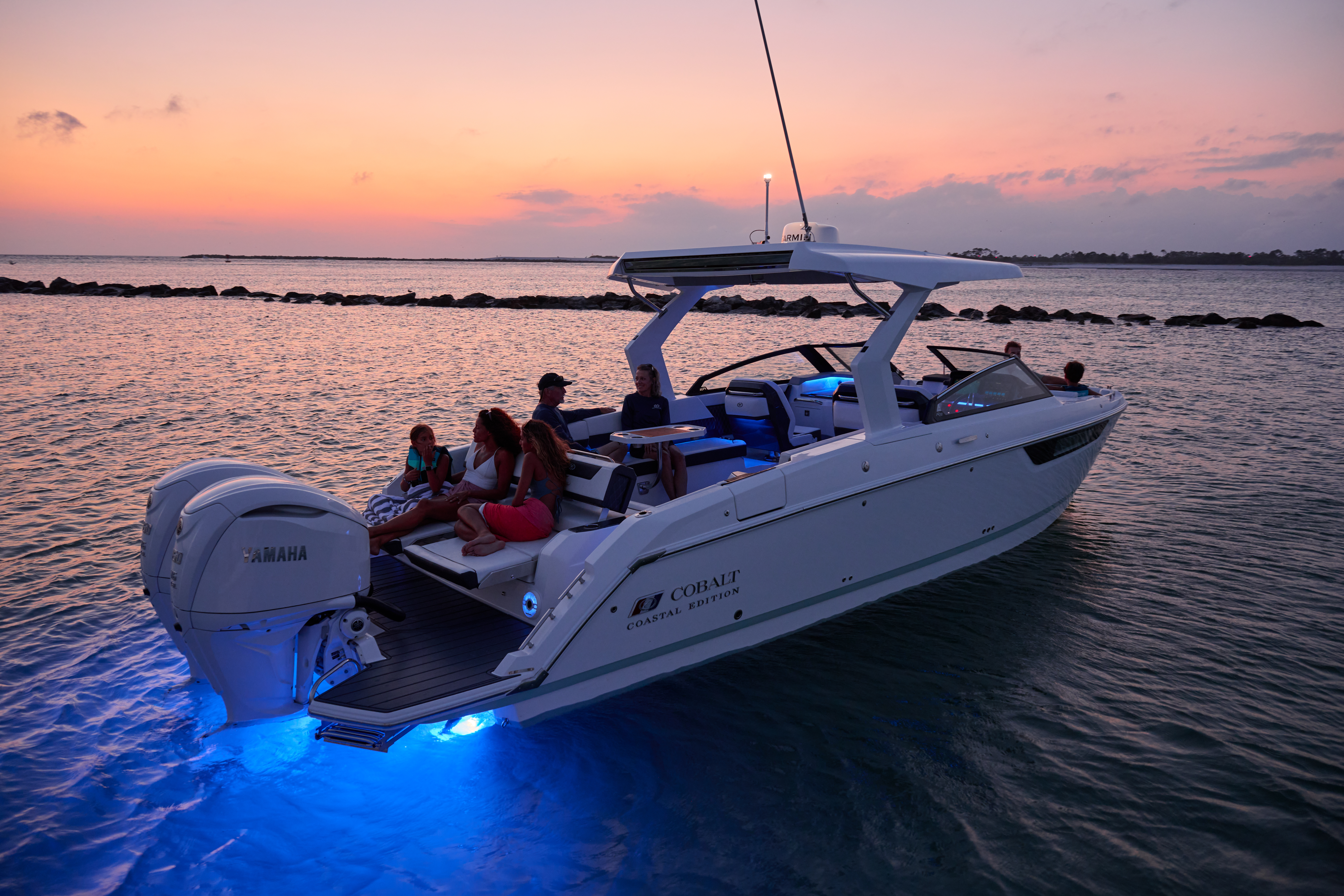 Cobalt R31 Outboard